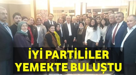 yi Partililer yemekte bulutu