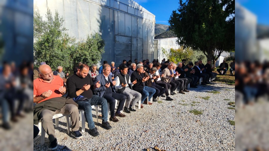 Ali Deniz Vefat�n�n Y�l D�n�m�nde Dualarla An�ld�