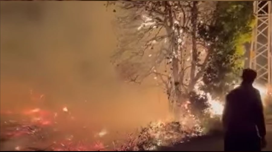 Kaledibi Mahallesi�nde Yang�n: Muz Seras� Zarar G�rd�