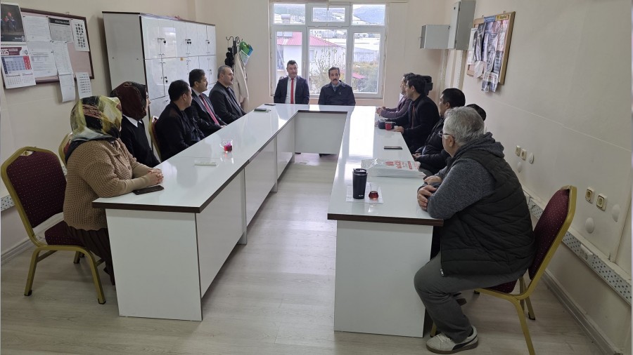 Kaymakam,Tekeli Ortaokulu�nu ziyaret etti