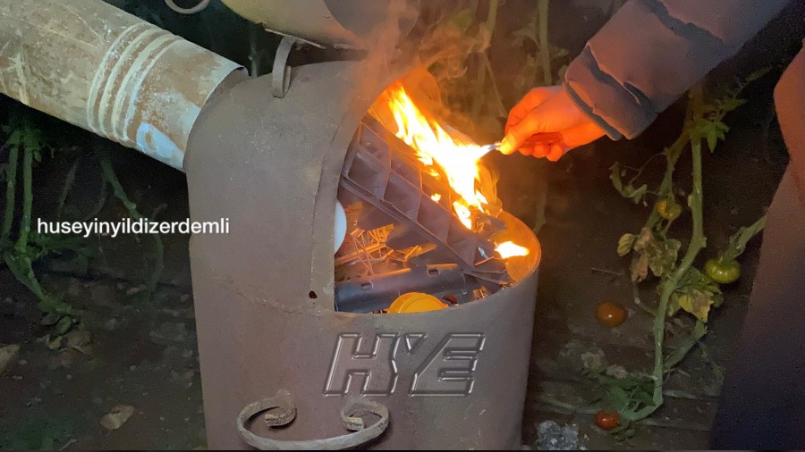 Yedi�iniz Domatesler Kolay Yeti�miyor: �ift�i Sabaha Kadar Don N�betinde